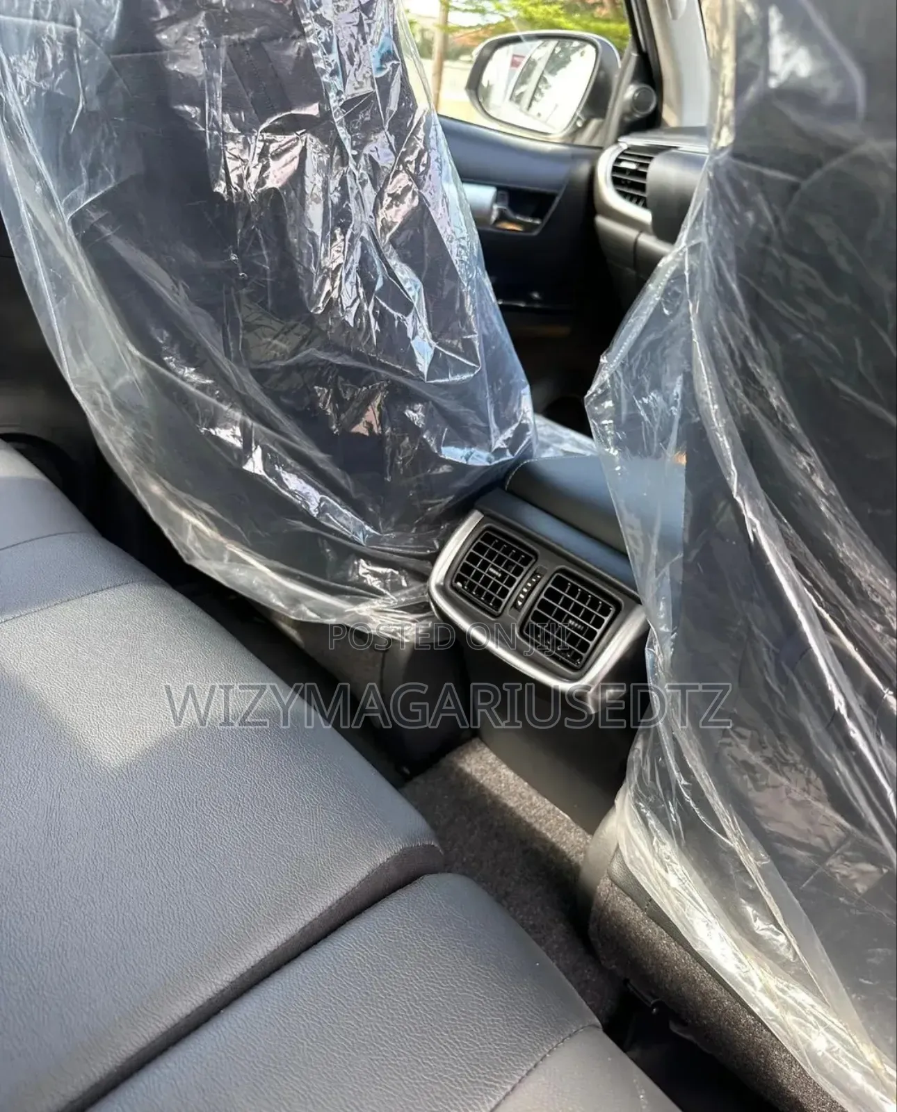 New Toyota Hilux 2025 Off white
