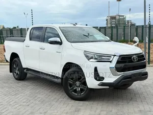 Toyota Hilux 2022 Off white