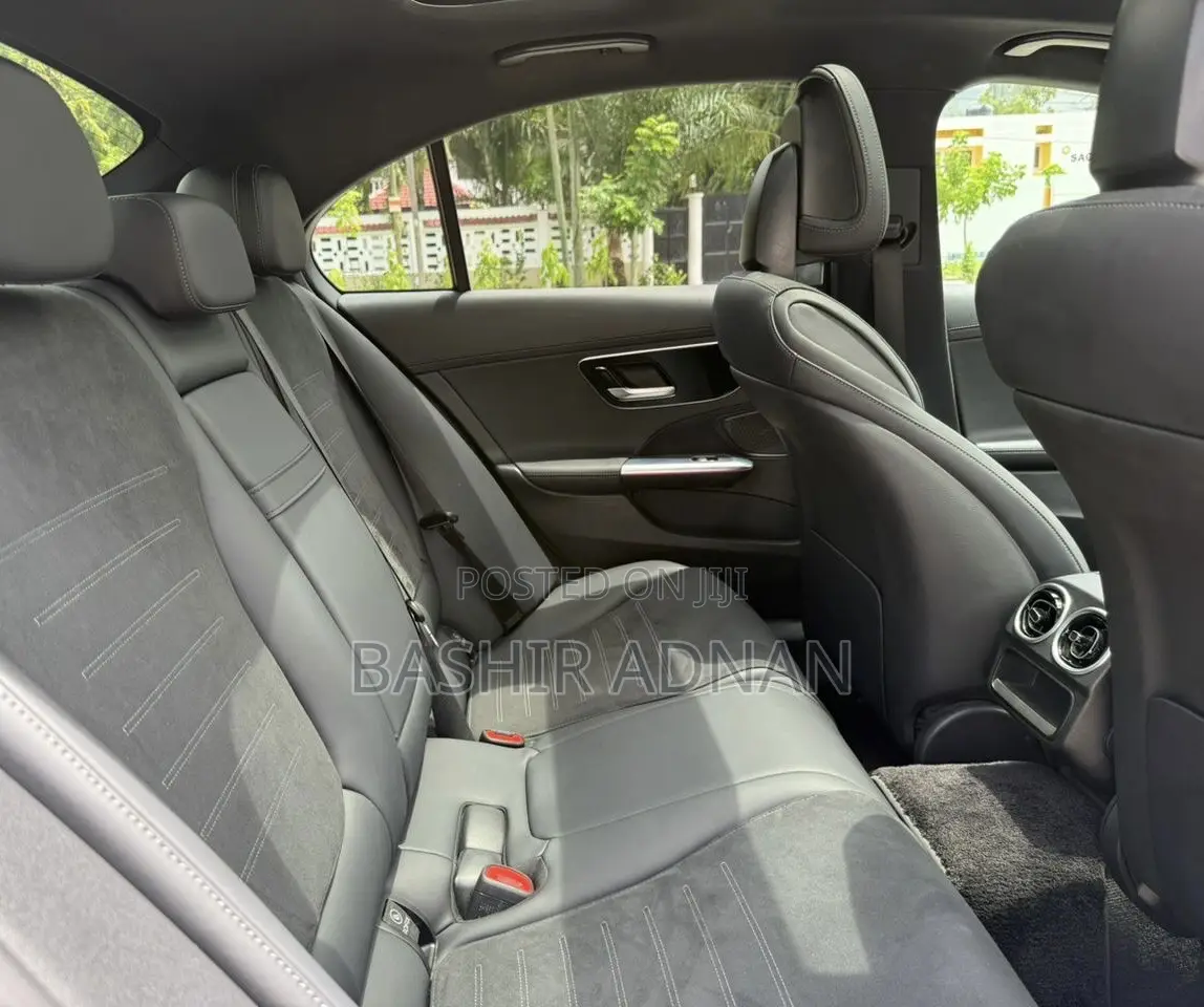 Mercedes-Benz C200 2023 Gray