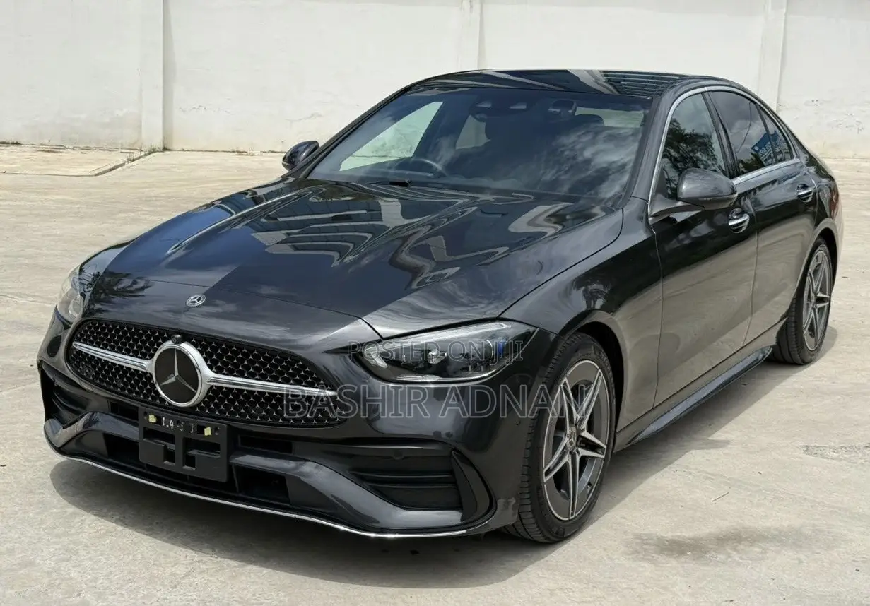 Mercedes-Benz C200 2023 Gray