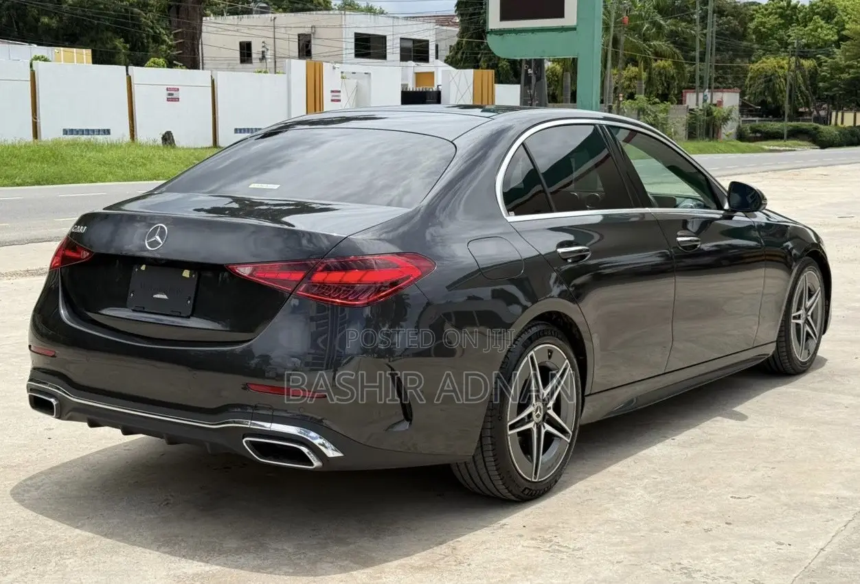 Mercedes-Benz C200 2023 Gray