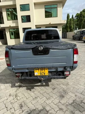 Nissan Hardbody 2000i 2006 Blue
