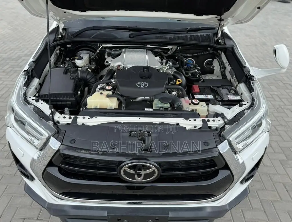 Toyota Hilux 2022 Pearl
