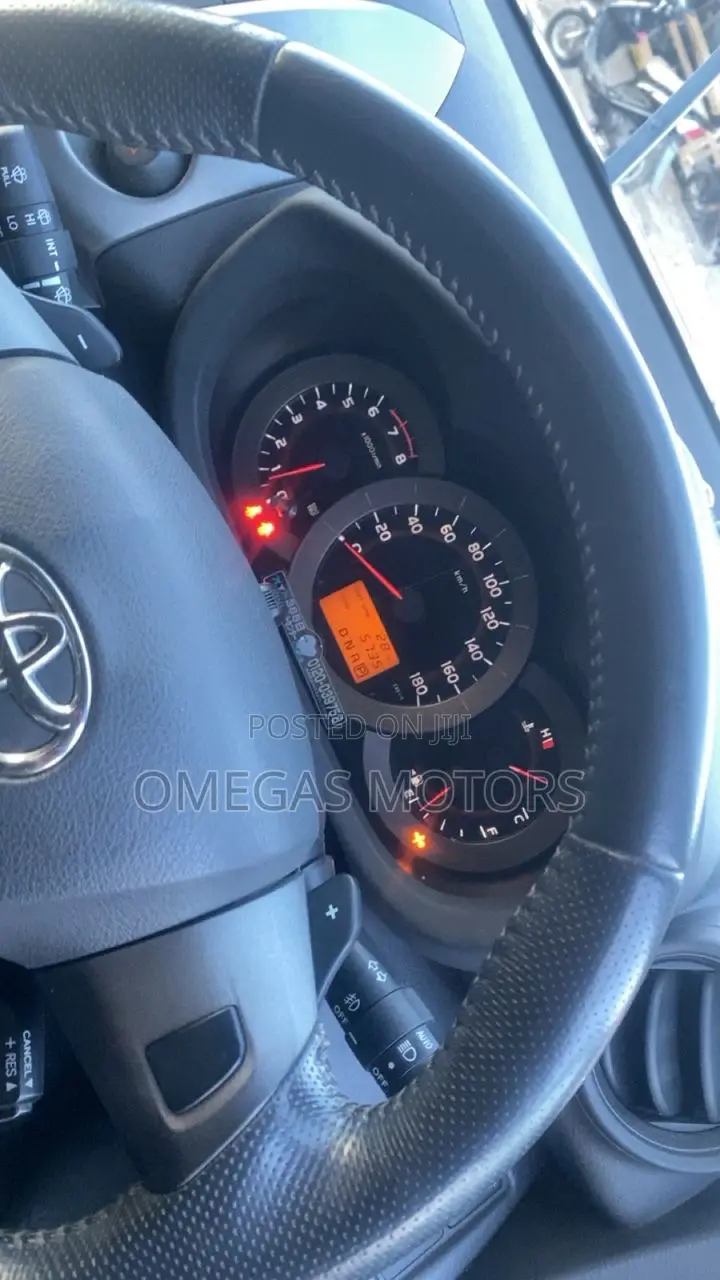 Toyota Vanguard 2012 Black