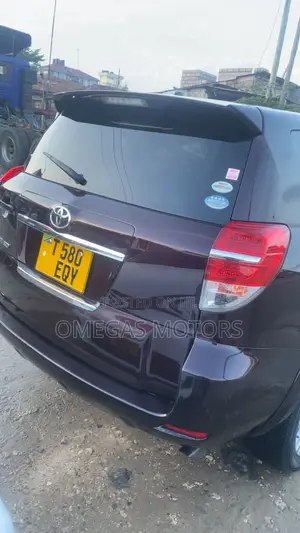Toyota Vanguard 2012 Black