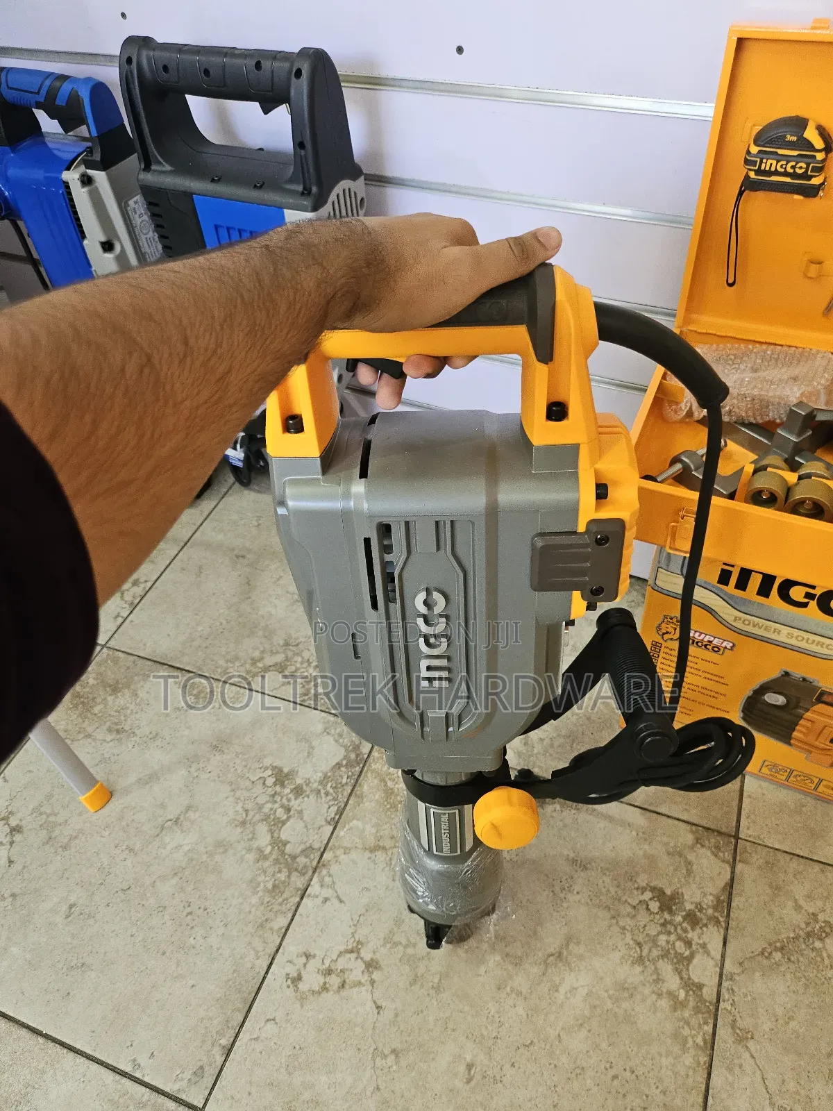 Ingco 1700w Demolition Hammer/Digger