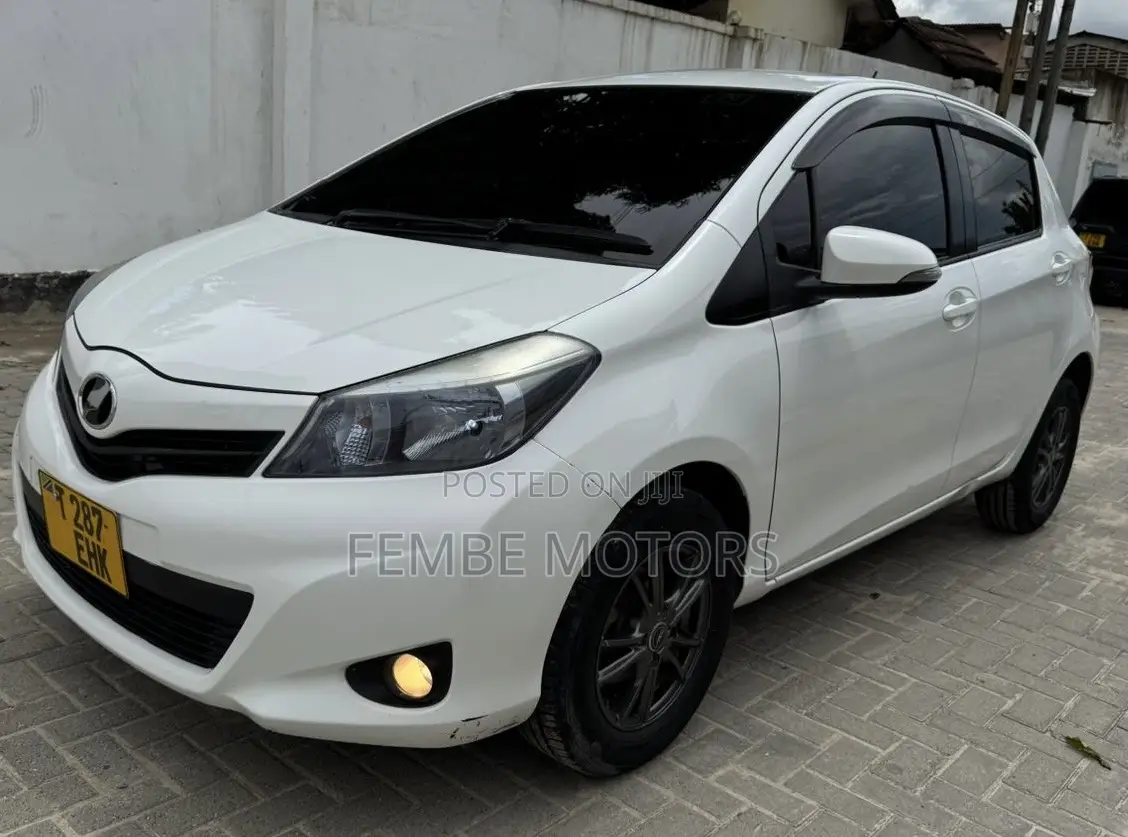 Toyota Vitz 2012 White