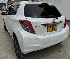 Toyota Vitz 2012 White