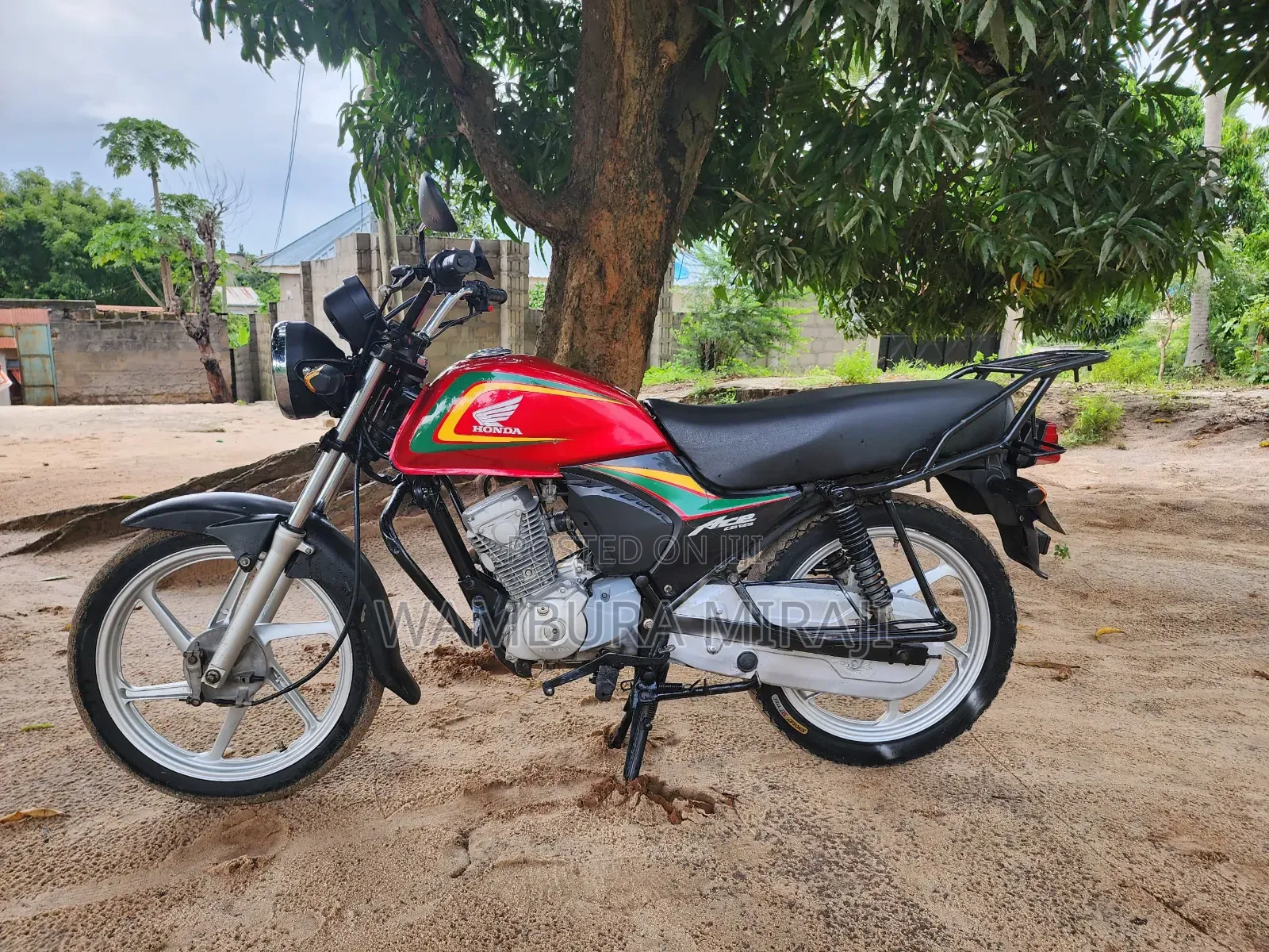 New Honda CB 2025 Red
