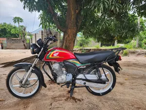 New Honda CB 2025 Red