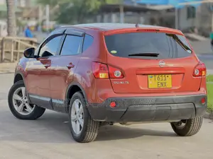 Nissan Dualis 2010 Maroon