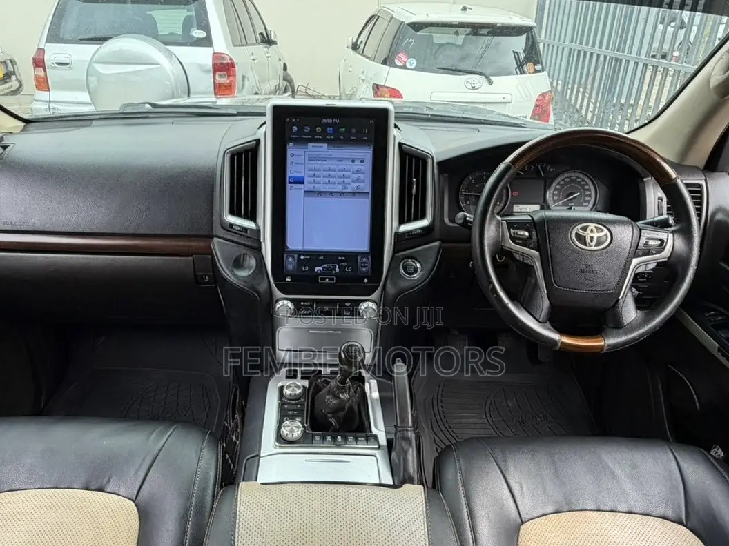 Toyota Land Cruiser 2012 Gray