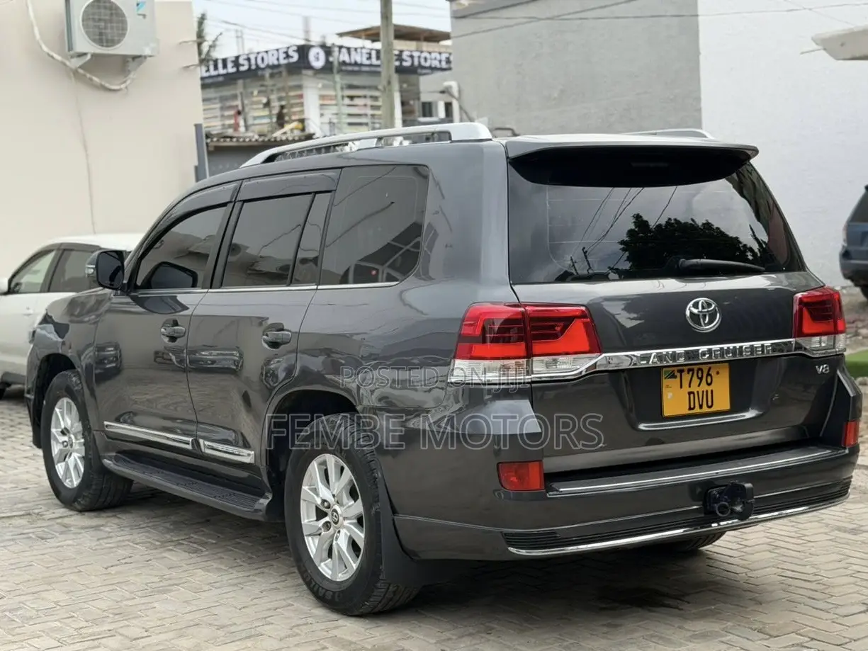 Toyota Land Cruiser 2012 Gray