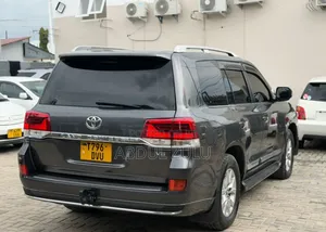 Toyota Land Cruiser 2012 Gray
