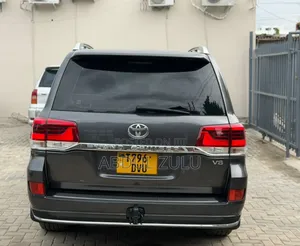 Toyota Land Cruiser 2012 Gray