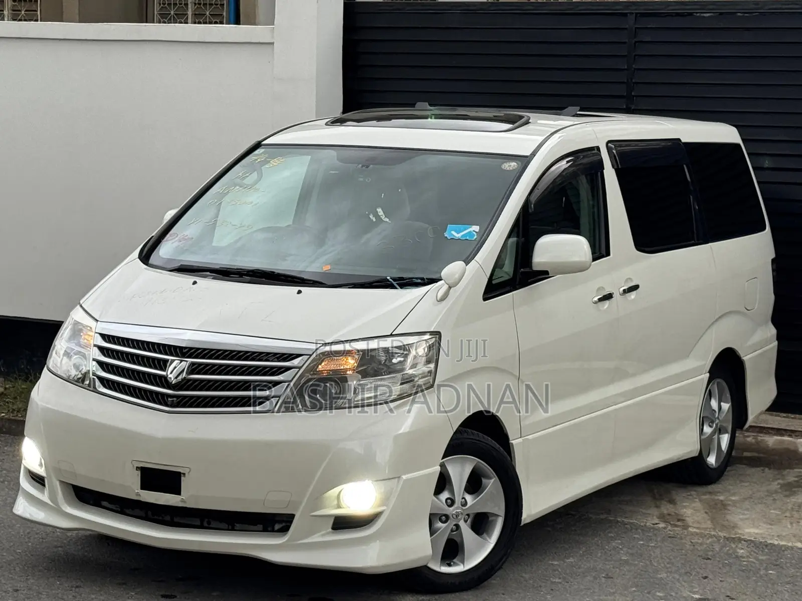 Toyota Alphard 2.4 Petrol FWD 2005 White