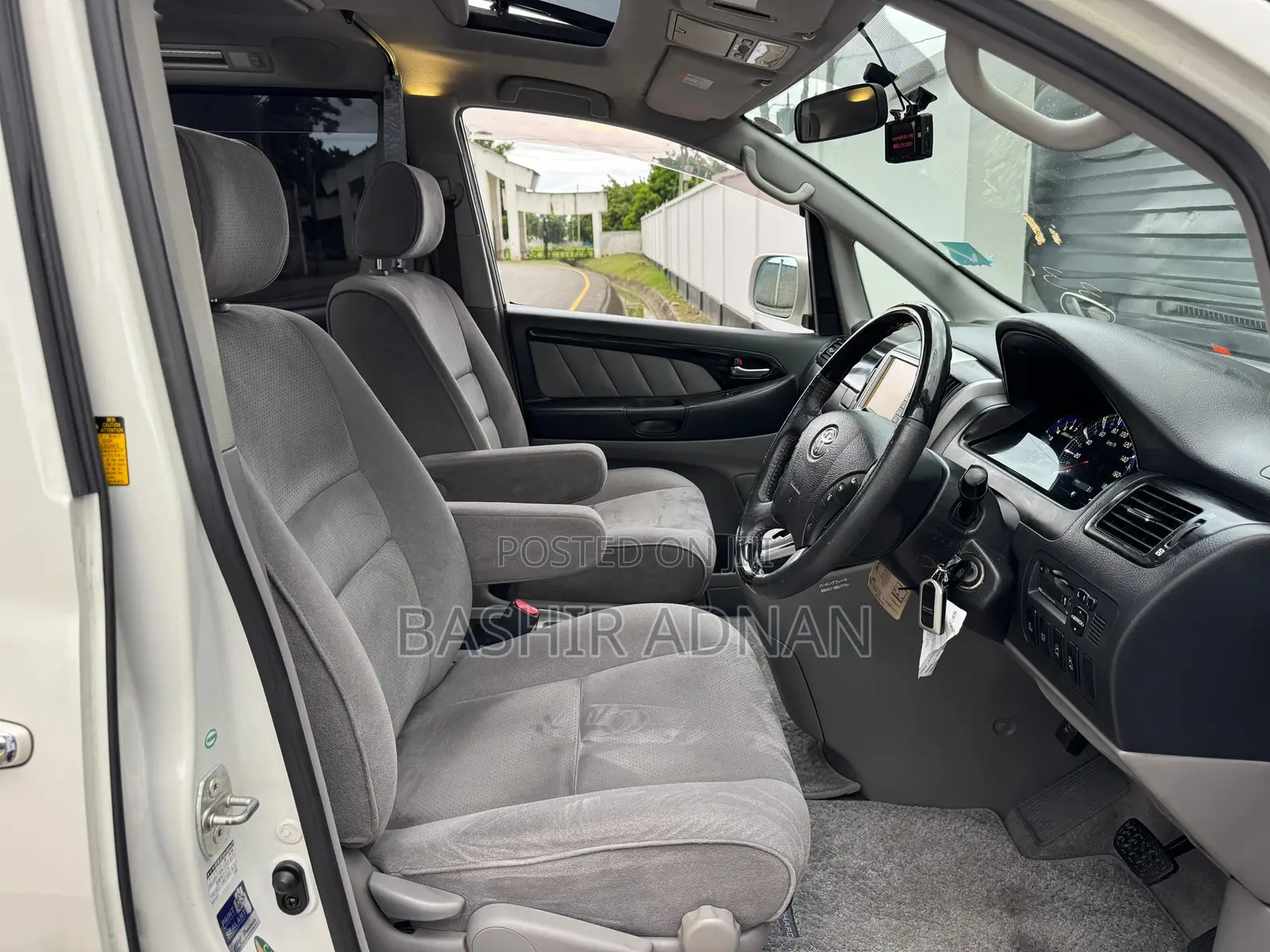 Toyota Alphard 2.4 Petrol FWD 2005 White