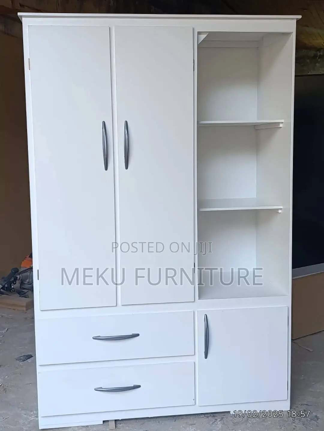 Wardrobes (3 Doors)