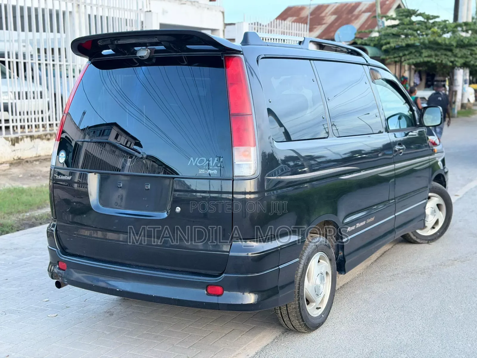 Toyota Noah 2.0 FWD (8 Seater) 2001 Black