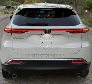 Toyota Harrier 2022 White