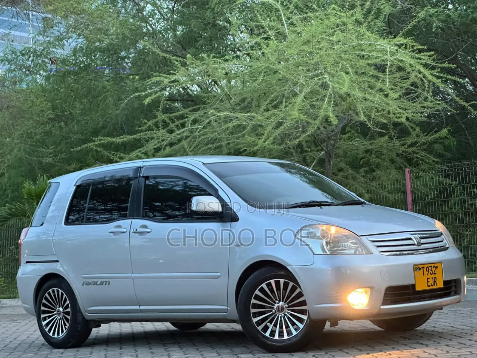 Toyota Raum 2005 Silver