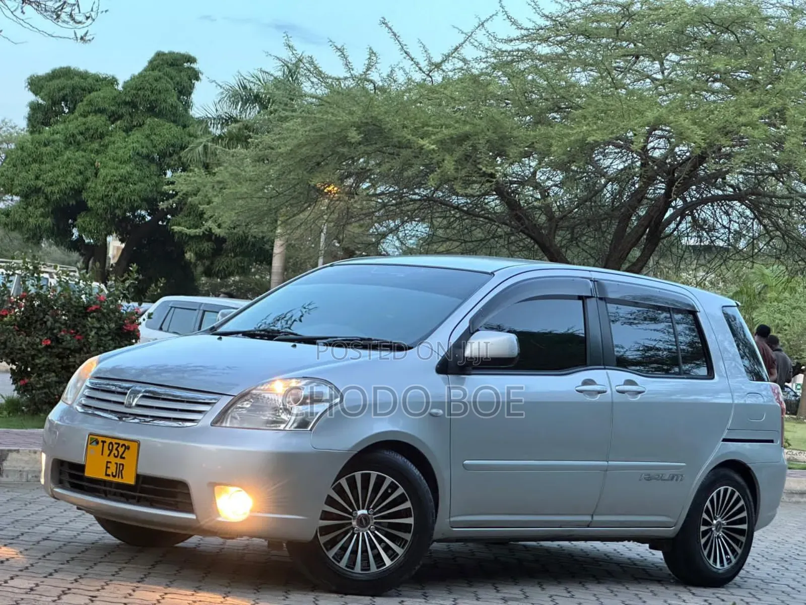 Toyota Raum 2005 Silver
