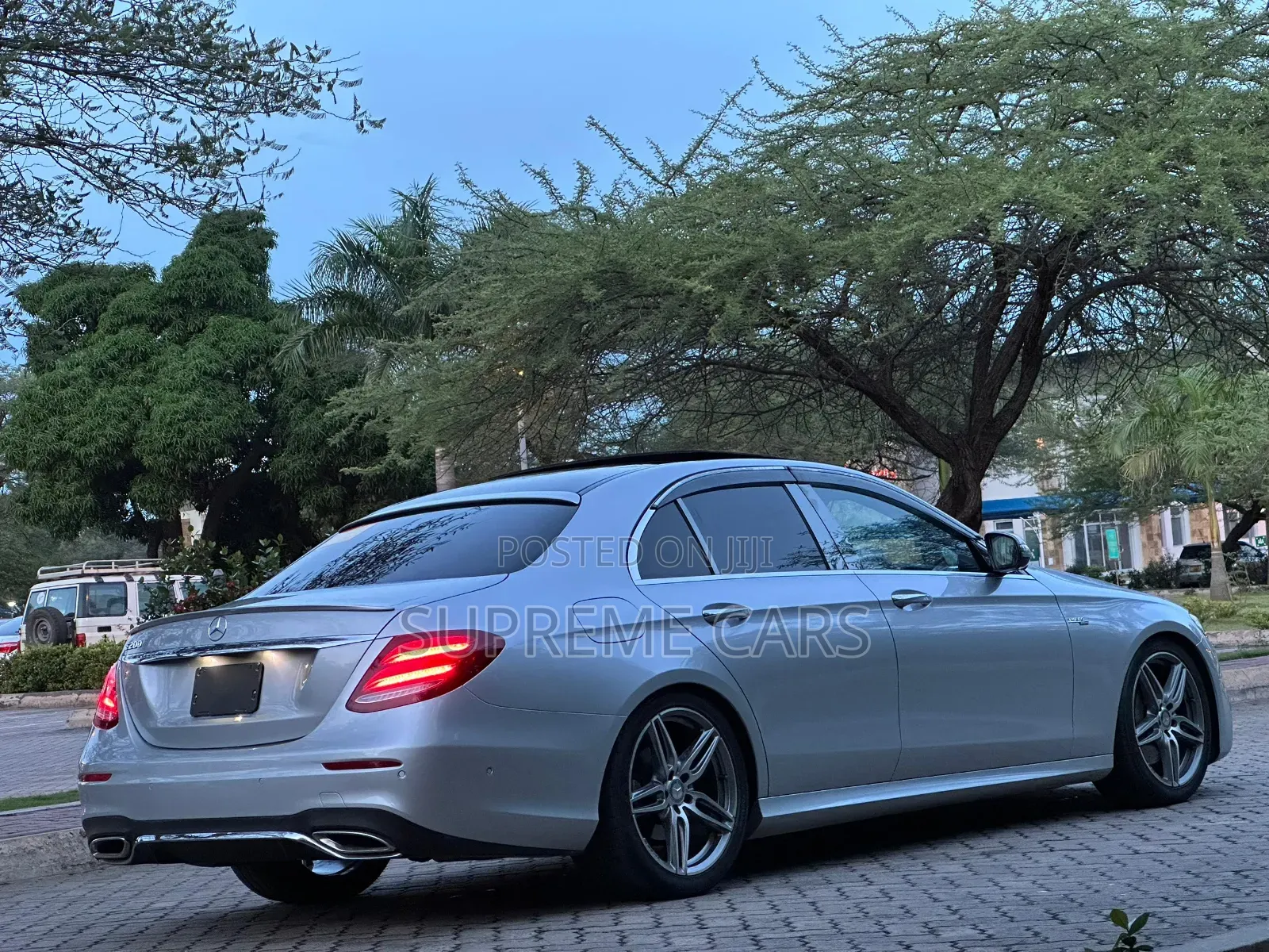 Mercedes-Benz E200 2016 Silver
