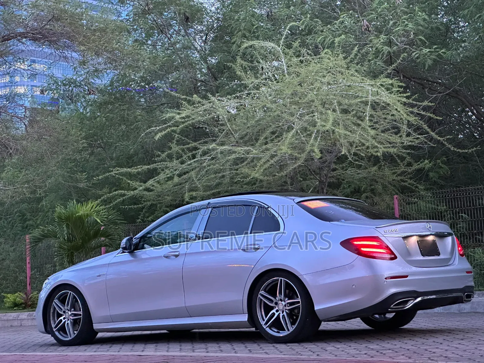 Mercedes-Benz E200 2016 Silver