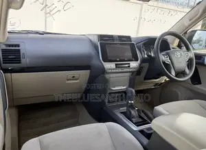 Toyota Land Cruiser Prado 2018 White