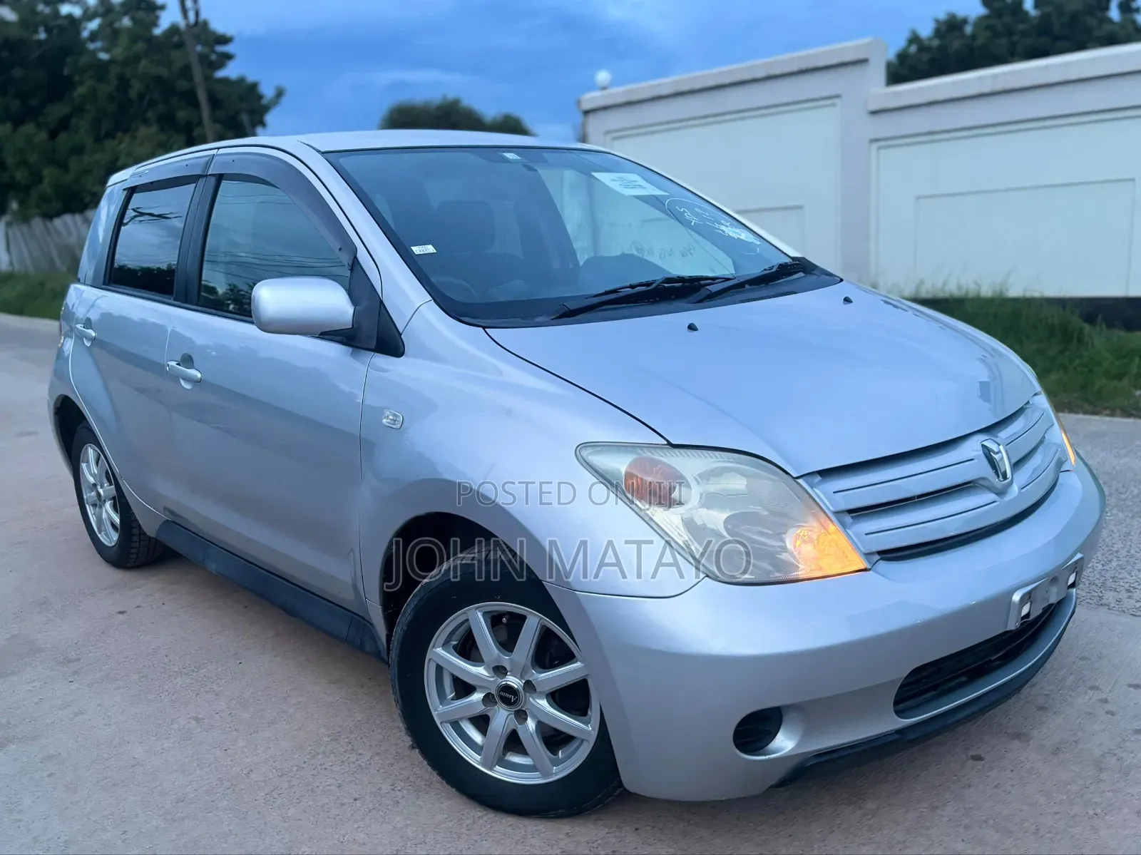 Toyota IST 2002 Silver