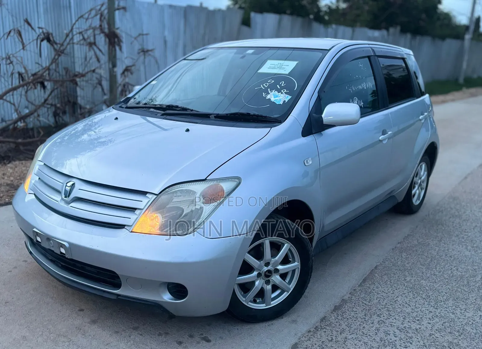 Toyota IST 2002 Silver