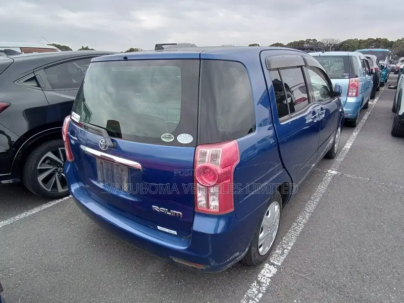 Toyota Raum 2009 Blue
