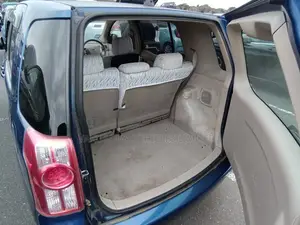 Toyota Raum 2009 Blue