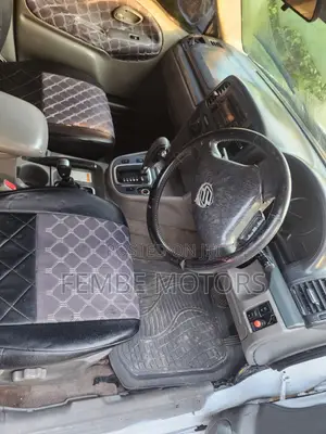 Suzuki Escudo 2003 White
