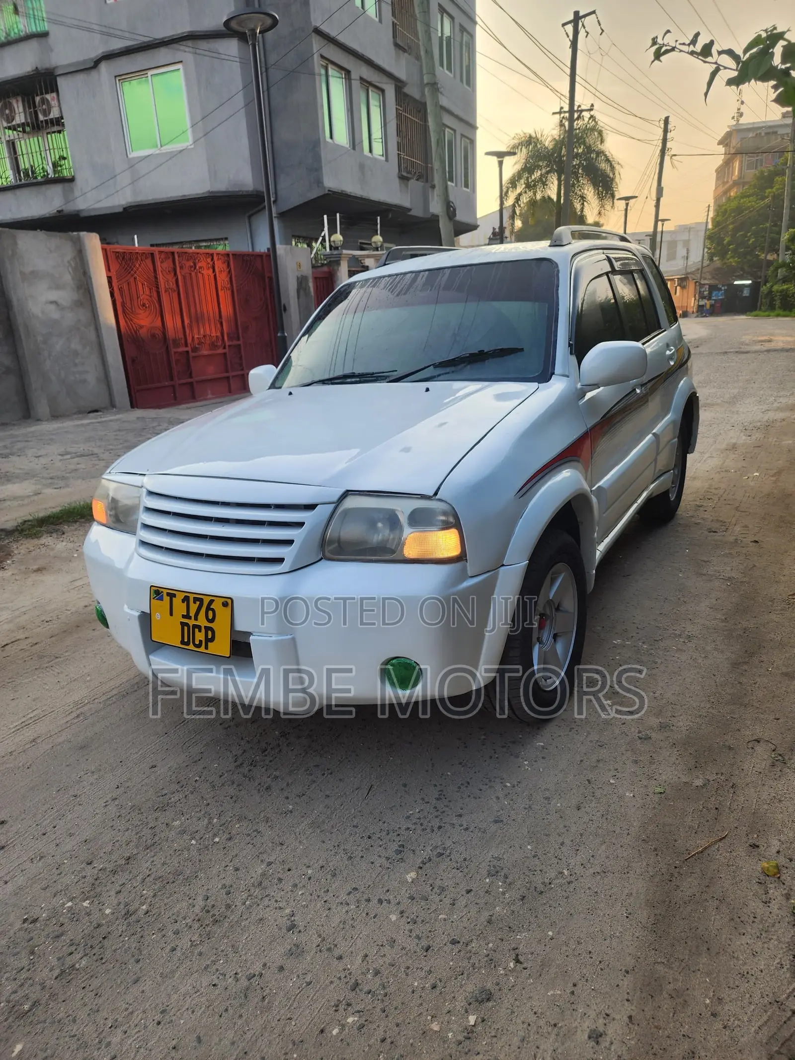 Suzuki Escudo 2003 White