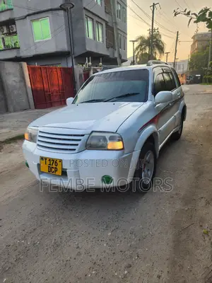 Suzuki Escudo 2003 White