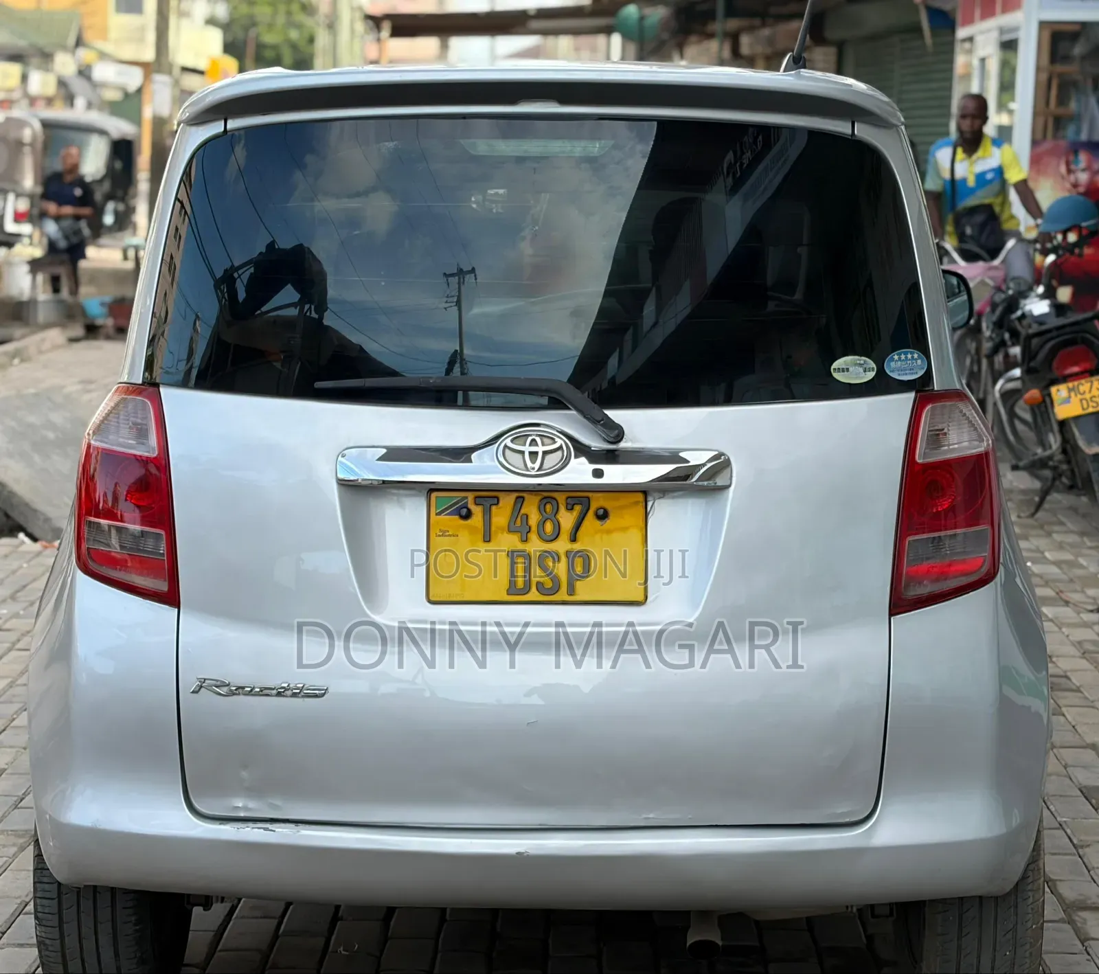 Toyota Ractis 2009 Silver