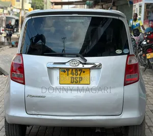 Toyota Ractis 2009 Silver