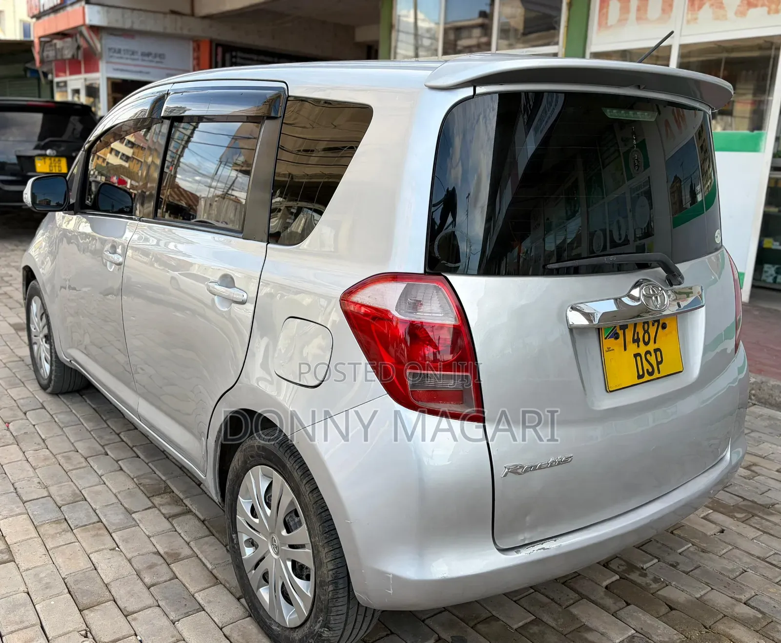 Toyota Ractis 2009 Silver
