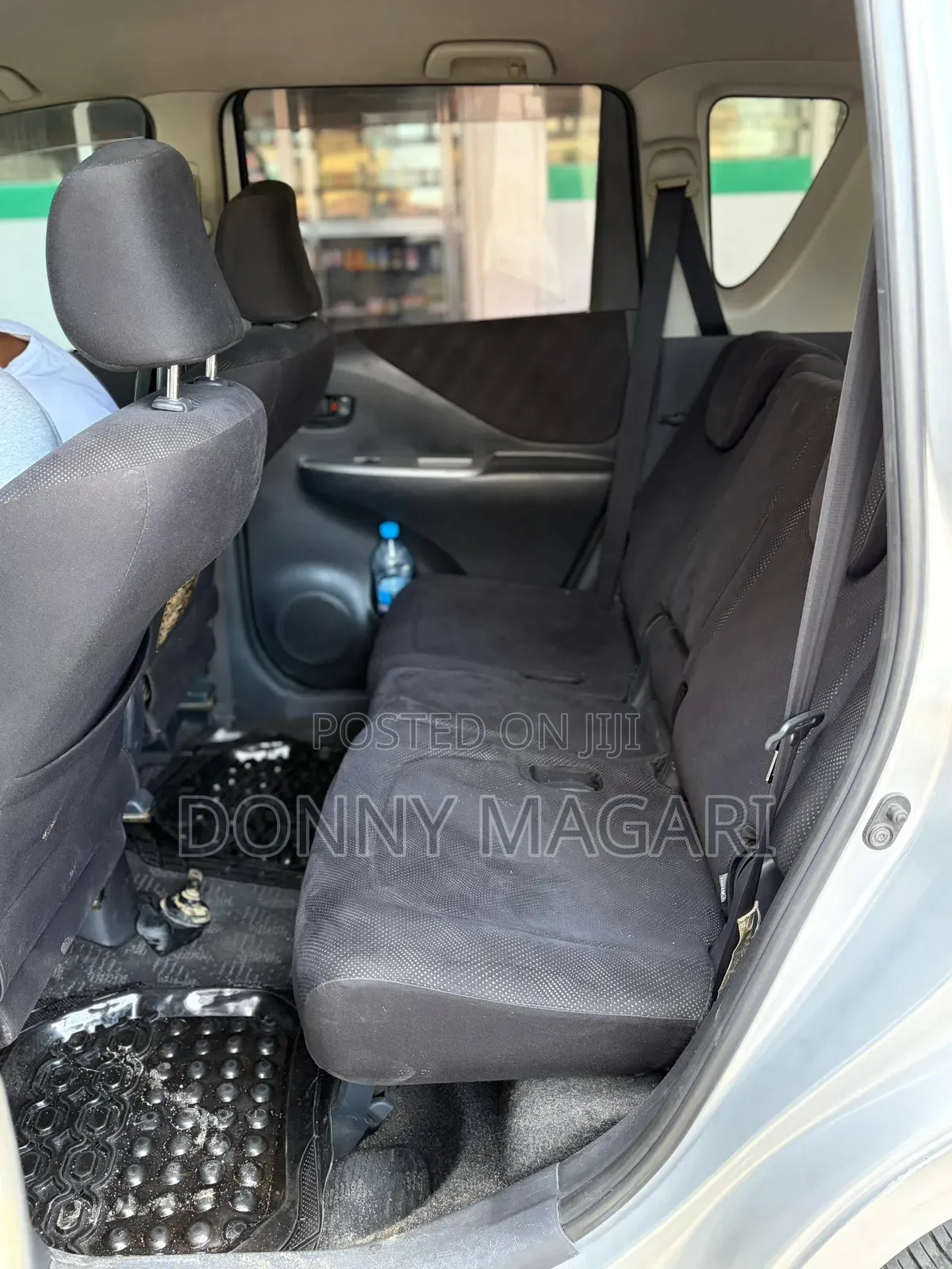 Toyota Ractis 2009 Silver
