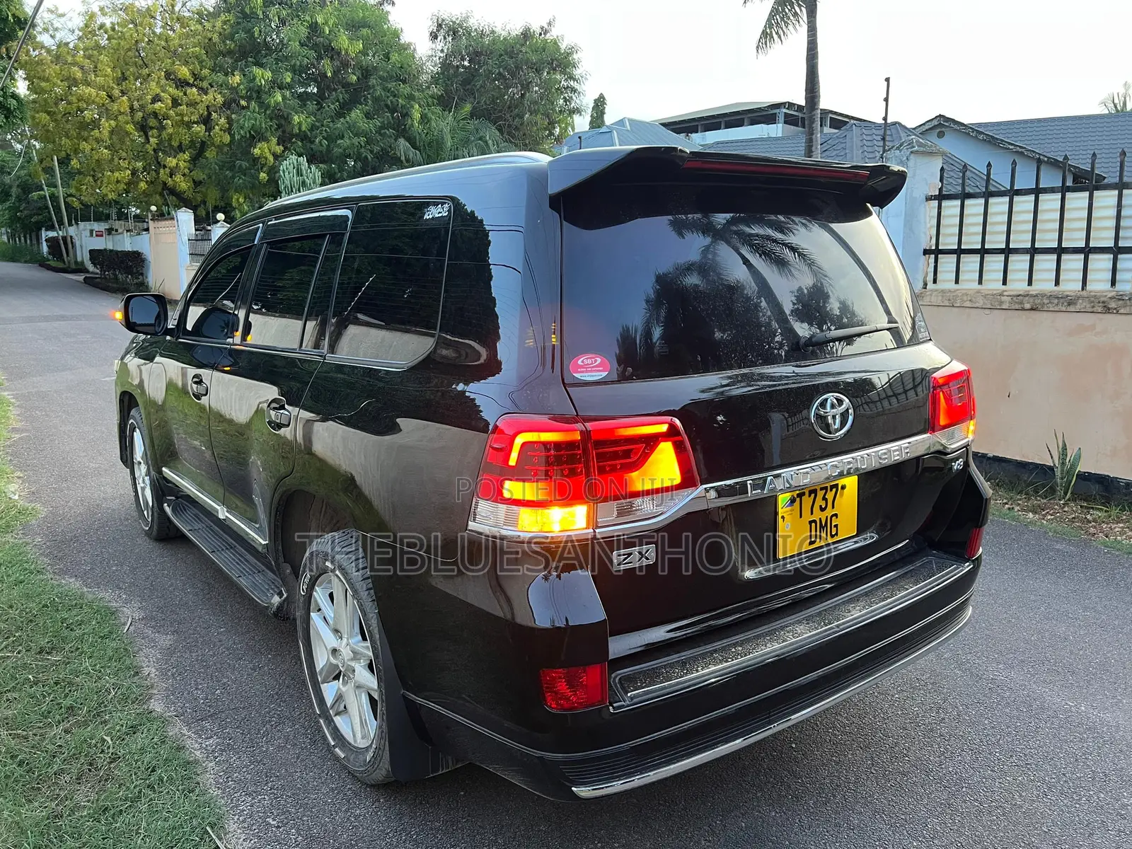 Toyota Land Cruiser 2011 Black