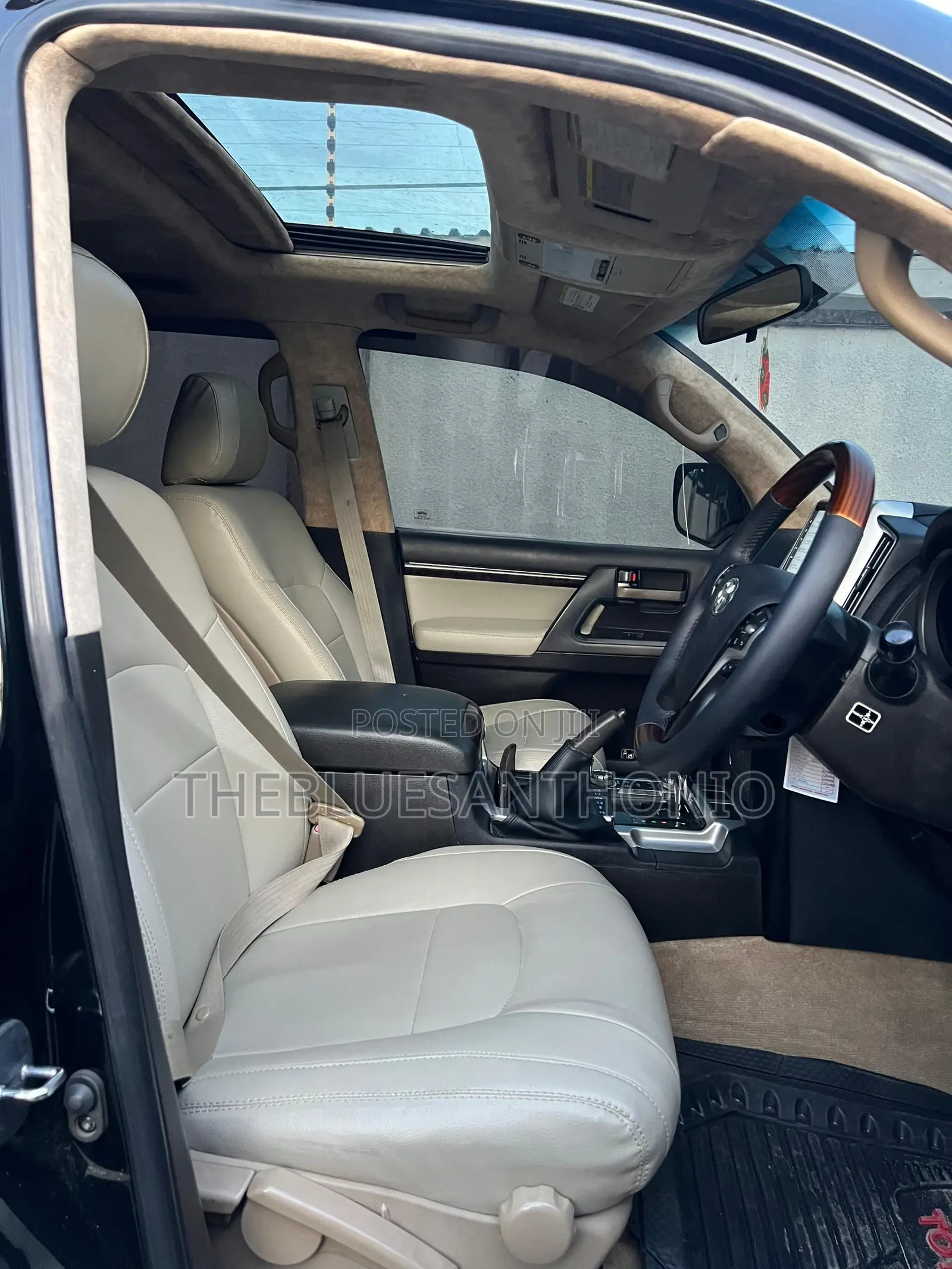 Toyota Land Cruiser 2011 Black