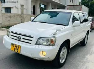 Toyota Kluger 2004 White