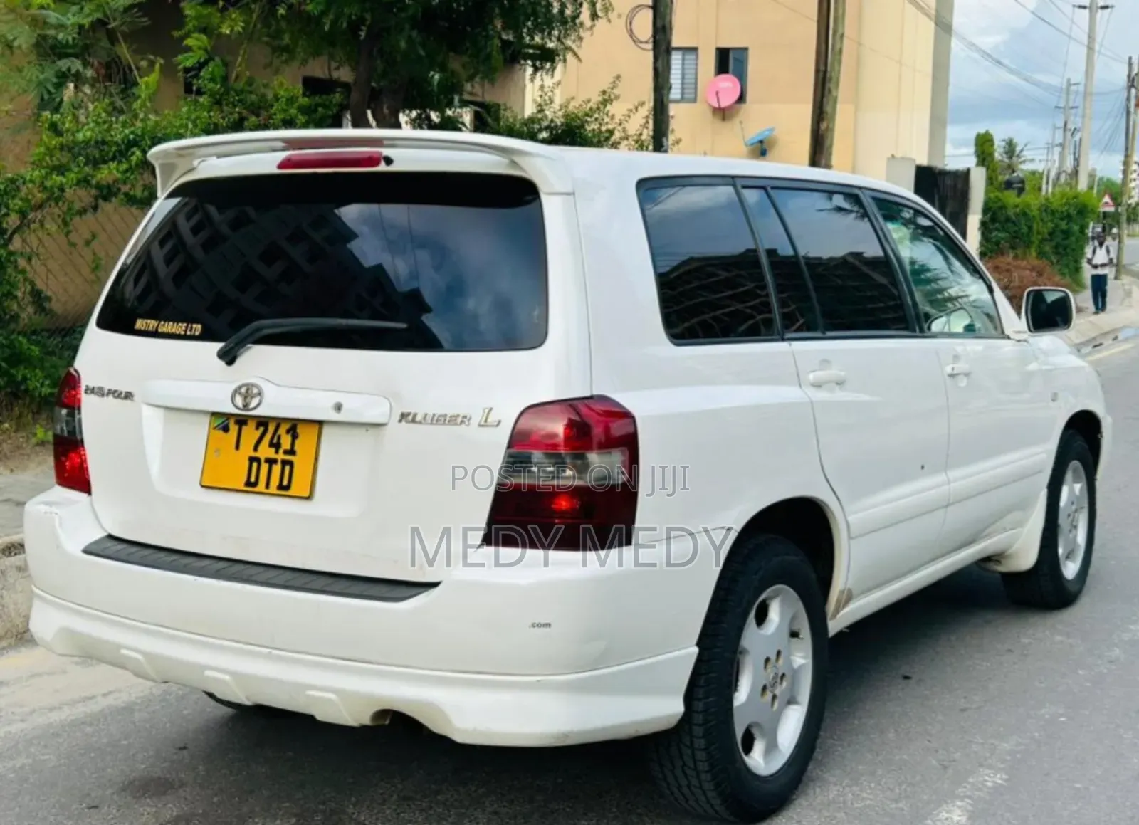 Toyota Kluger 2004 White