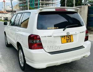 Toyota Kluger 2004 White