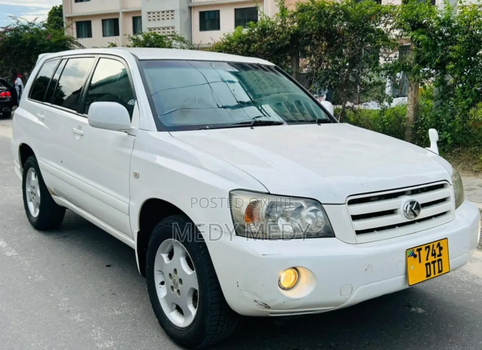Toyota Kluger 2004 White