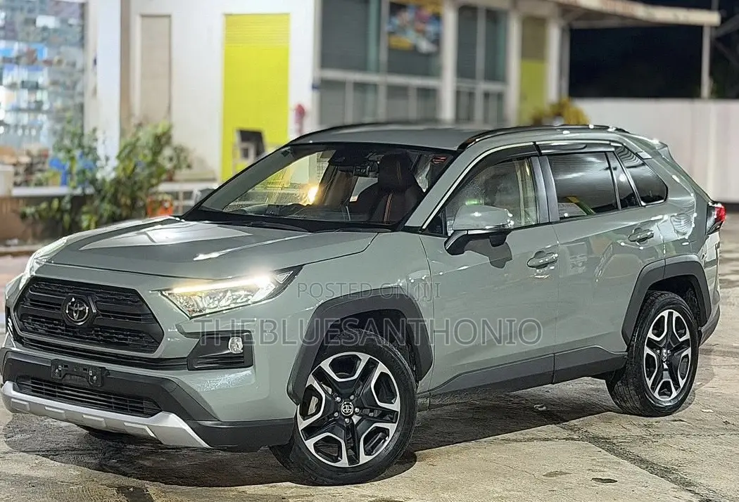 Toyota RAV4 Hybrid 2020 Green
