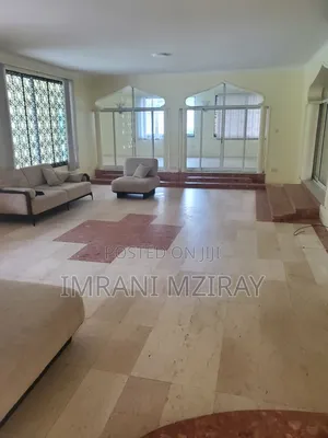 5bdrm Bungalow in Oyster Bay for rent
