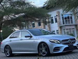 Mercedes-Benz E200 2016 Silver