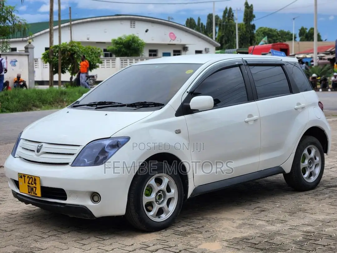 Toyota IST 2005 White